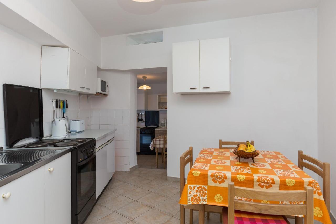 Apartments Miskovic Donje Celo Phòng bức ảnh