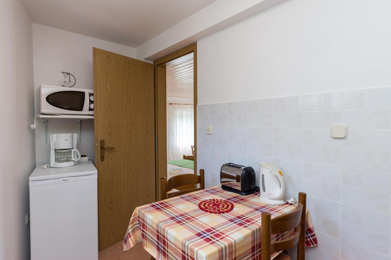 Apartments Miskovic Donje Celo Phòng bức ảnh