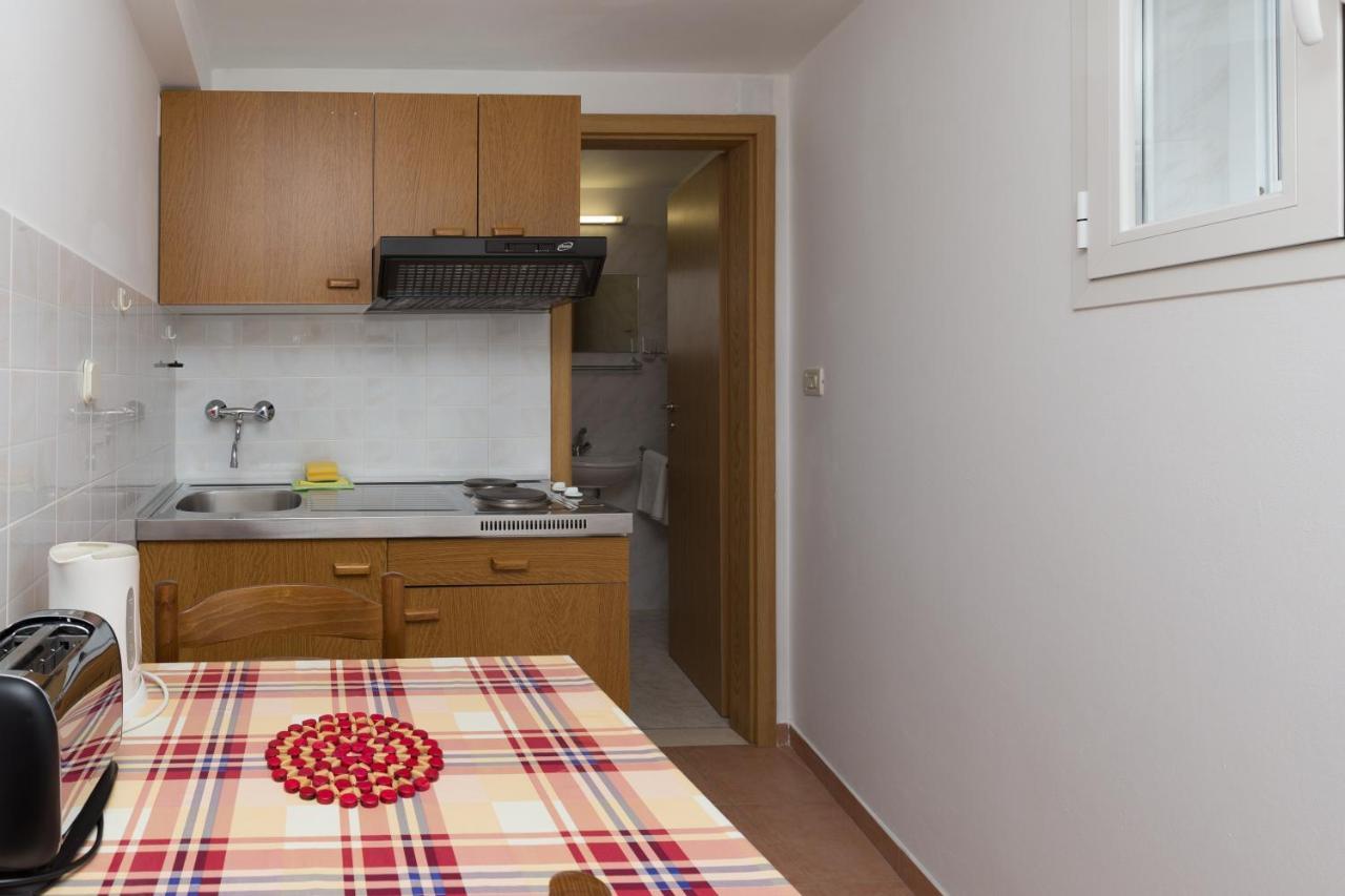 Apartments Miskovic Donje Celo Phòng bức ảnh